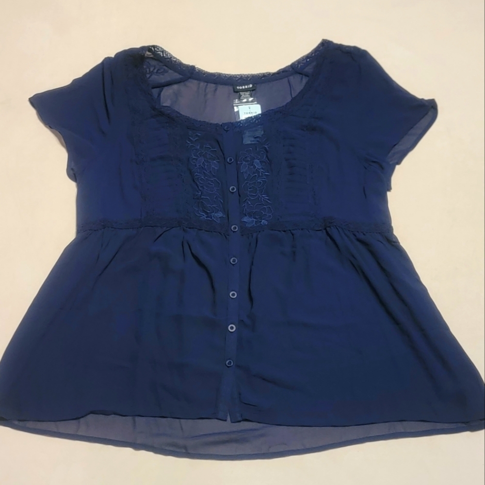 NWT Torrid navy blue sheer embroidered flowers blouse shirt